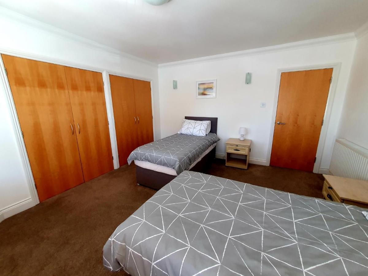 Top Quality Beach Front Apartment Sleep Up To 7 Guests 본머스 외부 사진