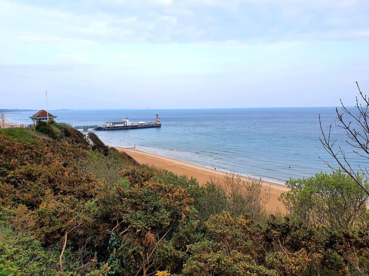 Top Quality Beach Front Apartment Sleep Up To 7 Guests 본머스 외부 사진