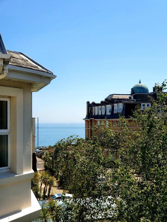 Top Quality Beach Front Apartment Sleep Up To 7 Guests 본머스 외부 사진